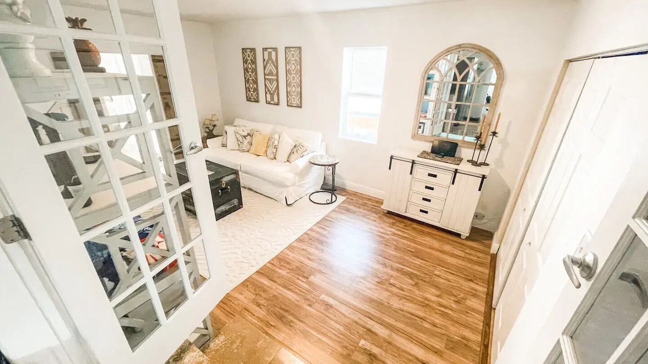 Photo of Livingroom in Arlington Park