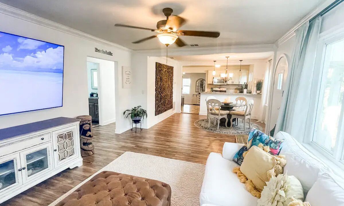 Photo of Livingroom in Arlington Park