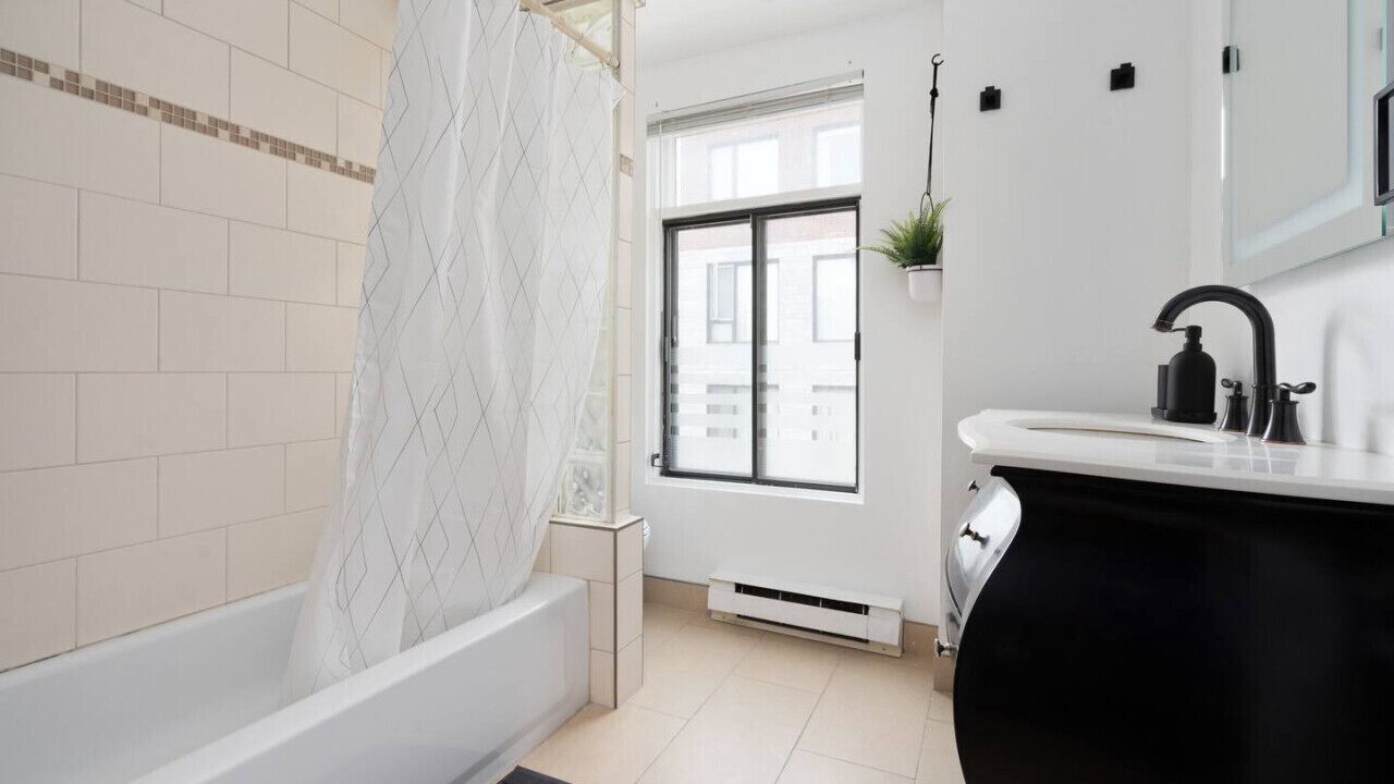 Photo of Bathroom in Ville-Marie