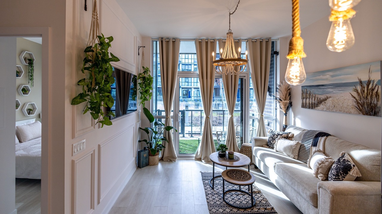 Photo of Livingroom in Big Bay Point
