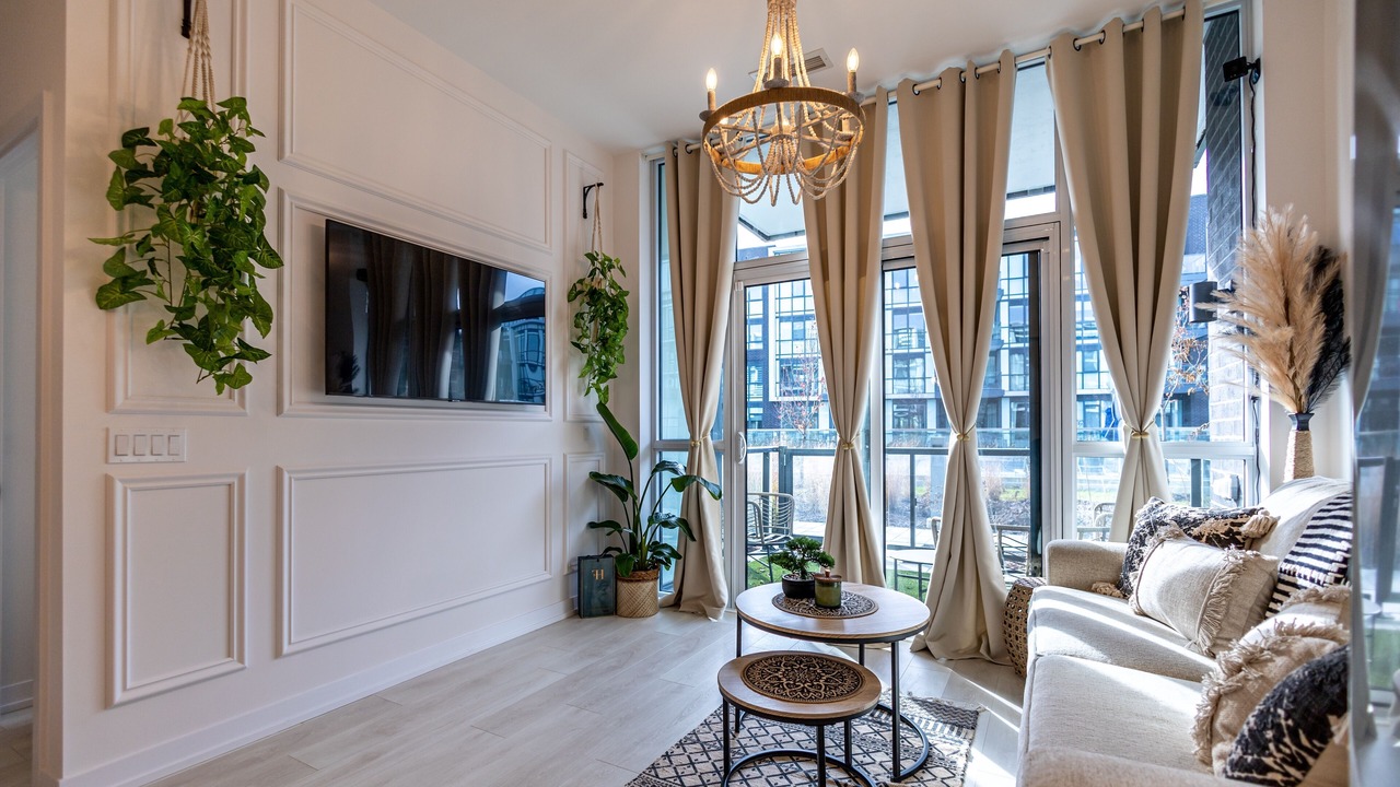 Photo of Livingroom in Big Bay Point