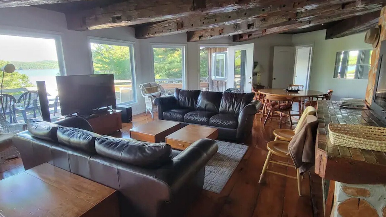 Photo of Livingroom in Algonquin Highlands