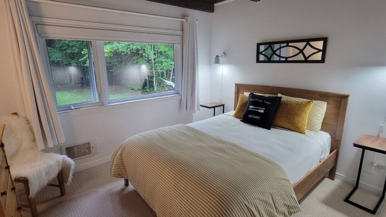 Photo of Bedroom in Algonquin Highlands
