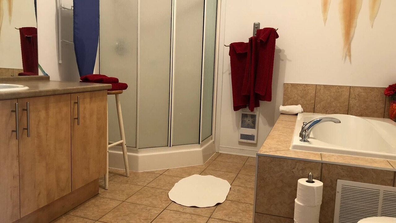 Photo of Bathroom in Aylmer