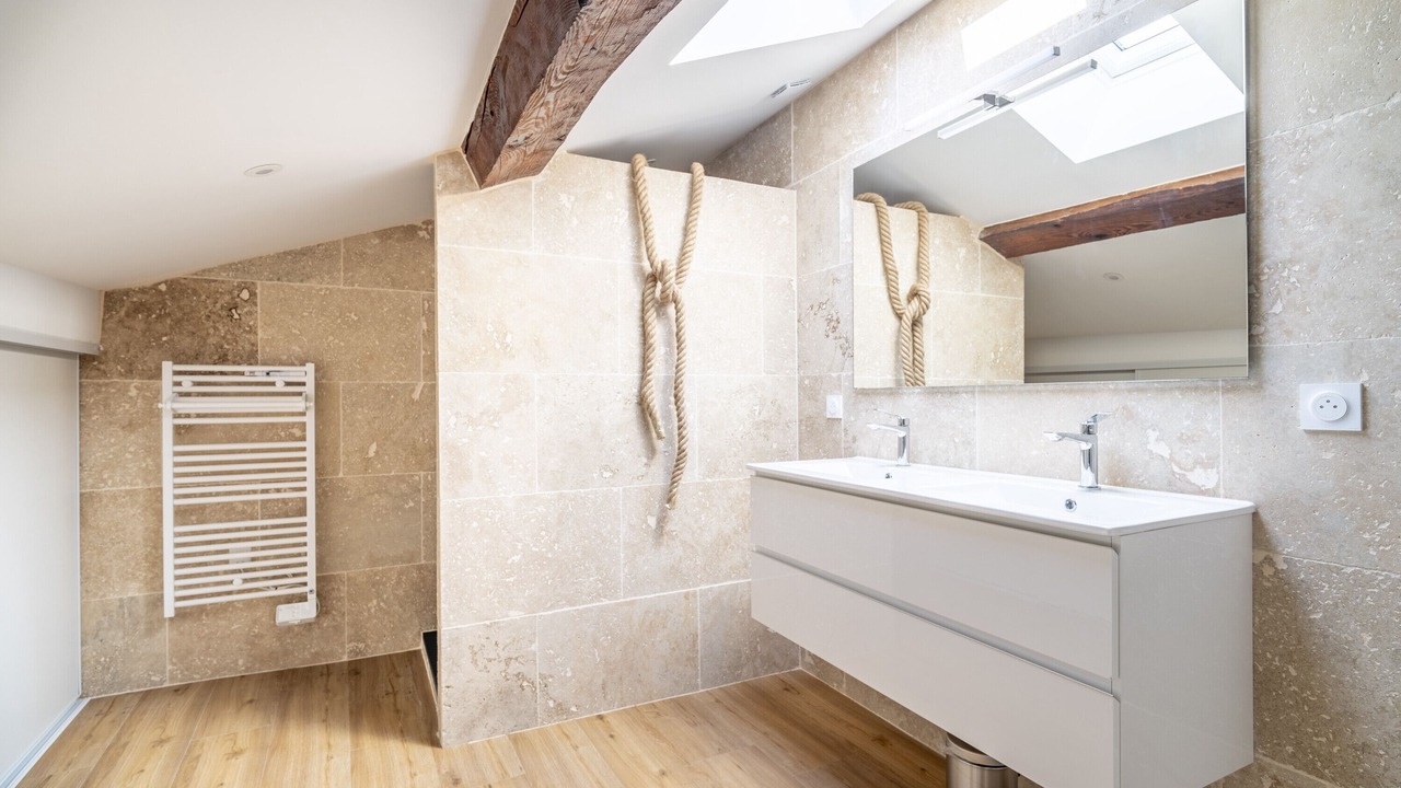 Photo of Bathroom in Le Somail