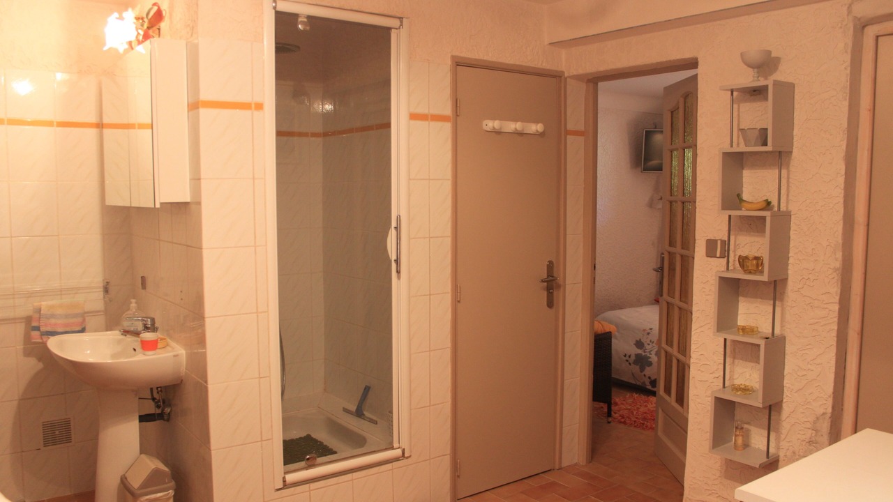 Photo of Bathroom in Entrecasteaux