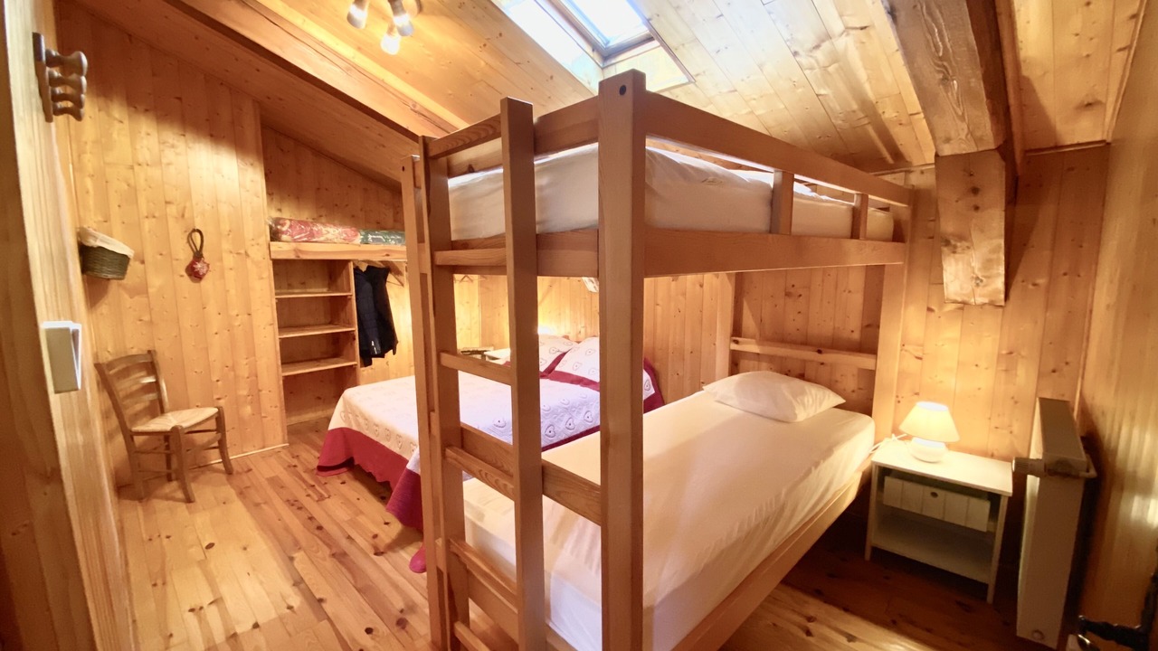 Photo of Bedroom in Mazan-l'Abbaye