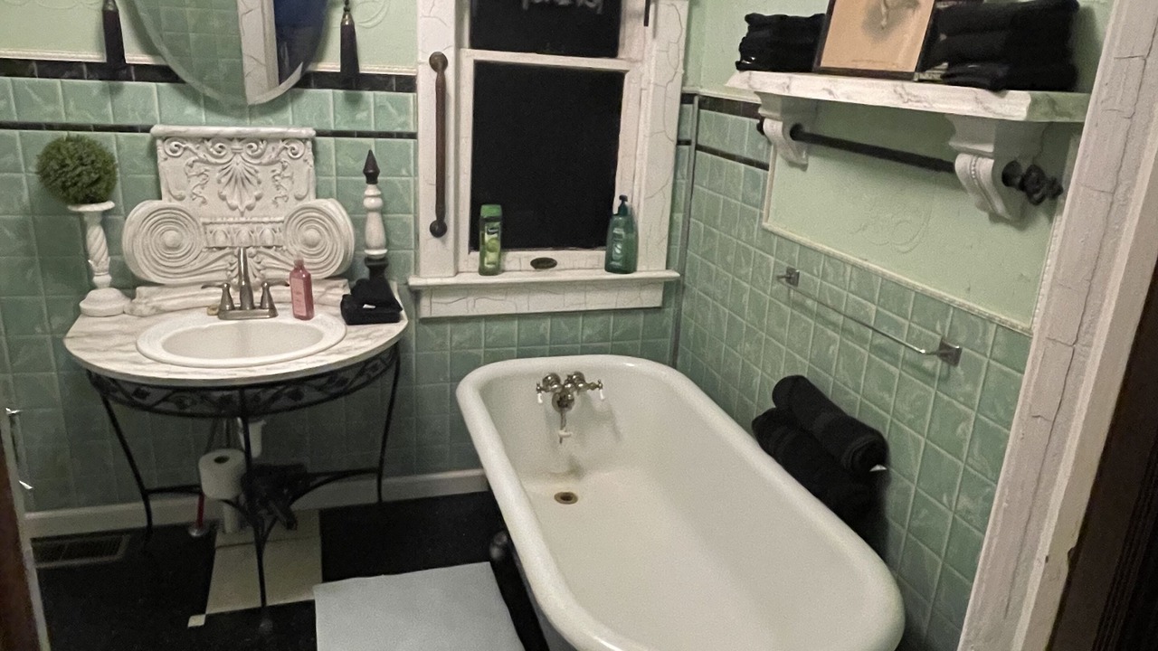 Photo of Bathroom in Thayer