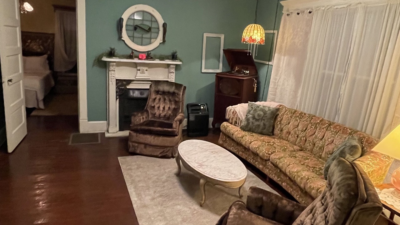 Photo of Livingroom in Thayer