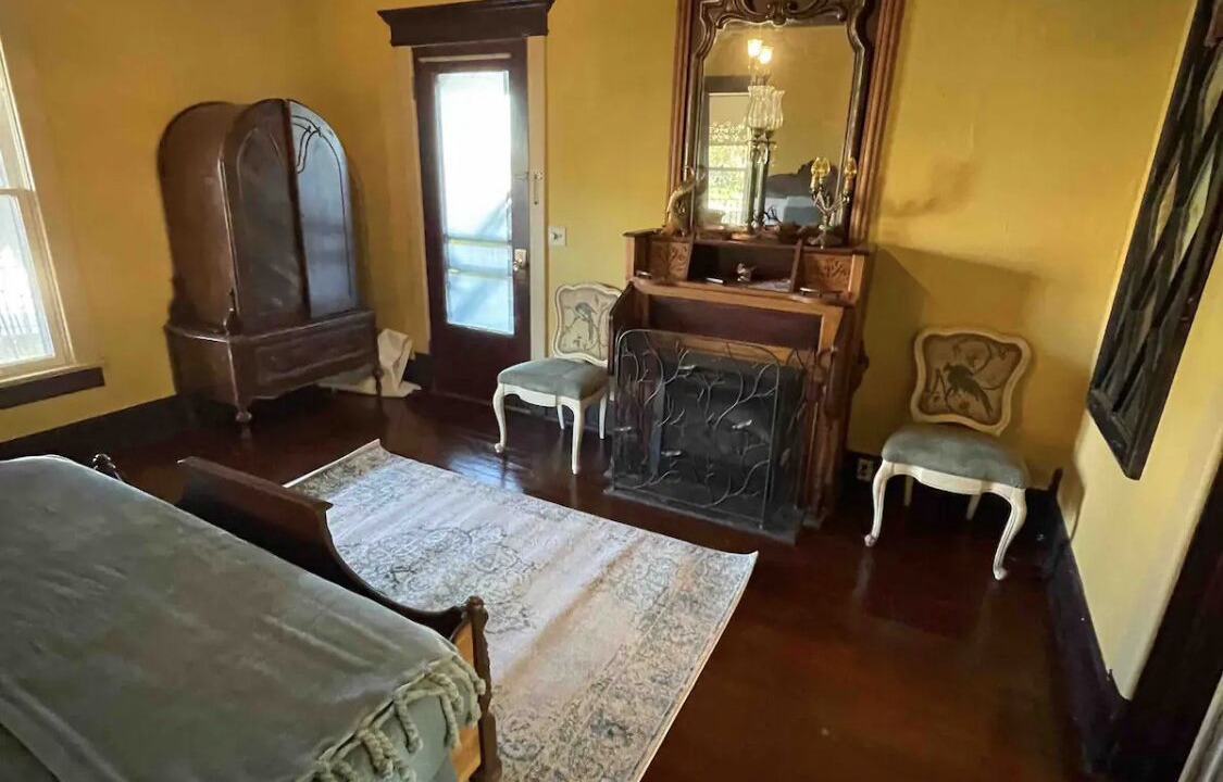 Photo of Livingroom in Thayer
