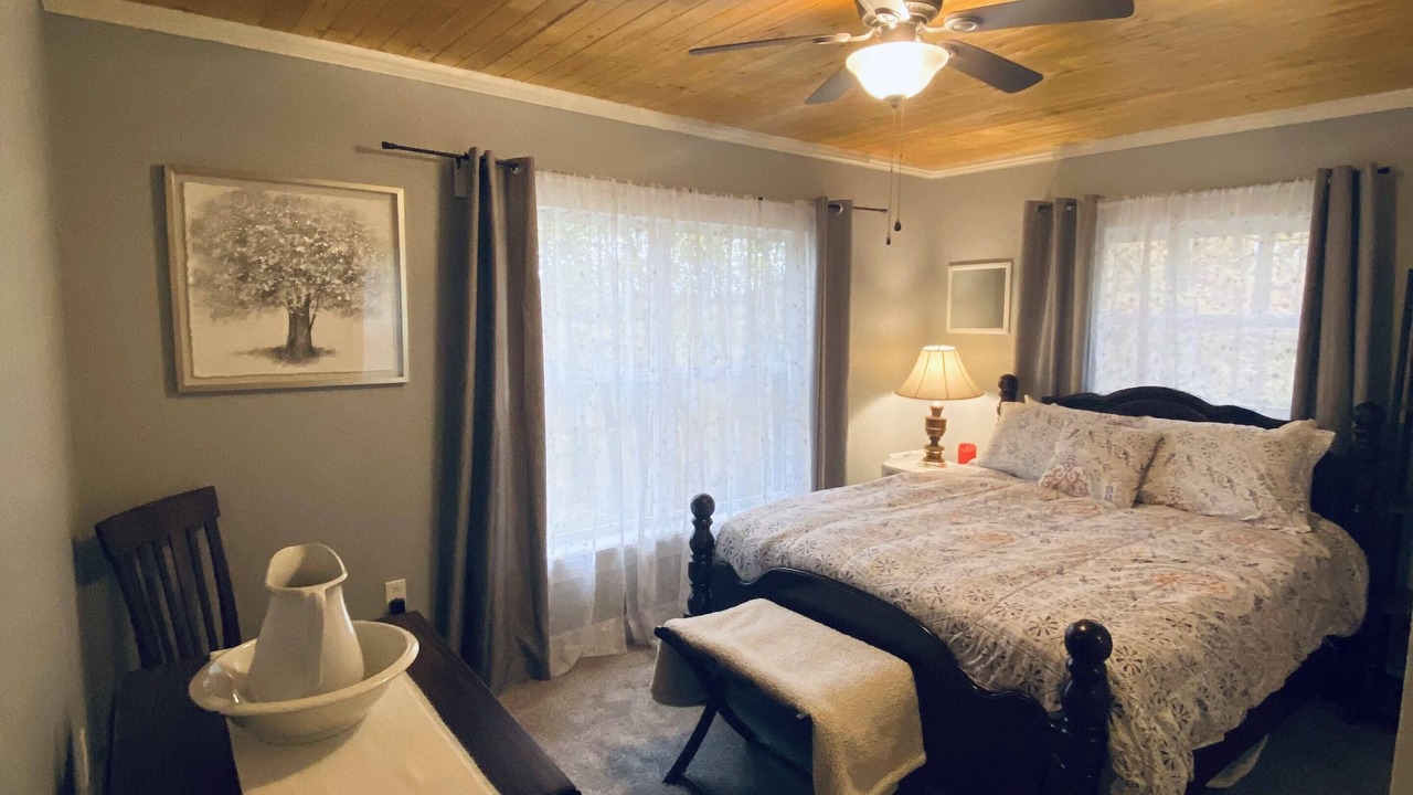 Photo of Bedroom in McArthur