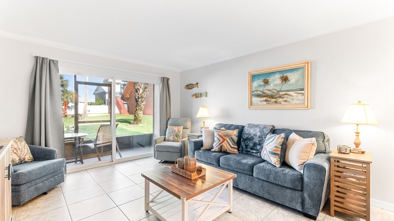 Photo of Livingroom in Crescent Beach