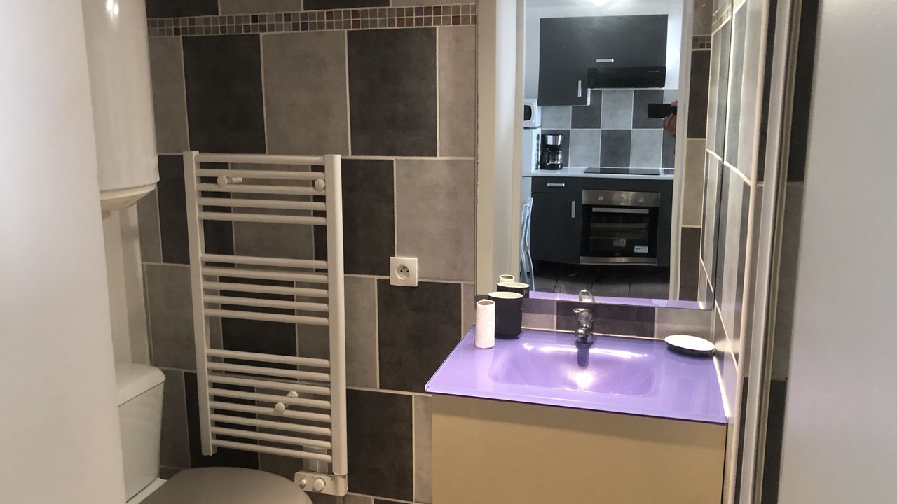 Photo of Bathroom in Langon