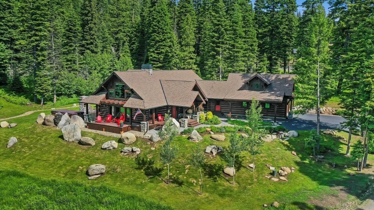 Photo of Livingroom in Tamarack Resort