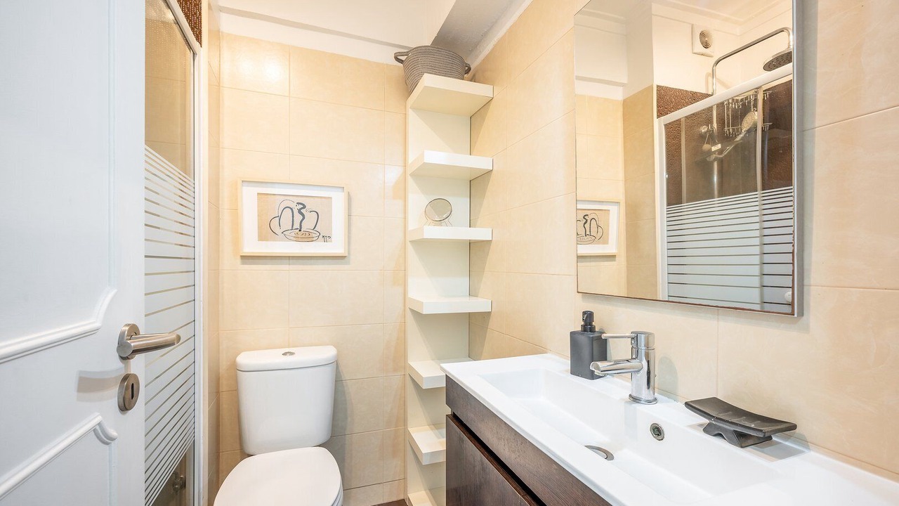 Photo of Bathroom in Cacilhas