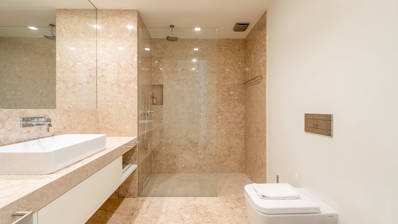 Photo of Bathroom in Paco De Arcos