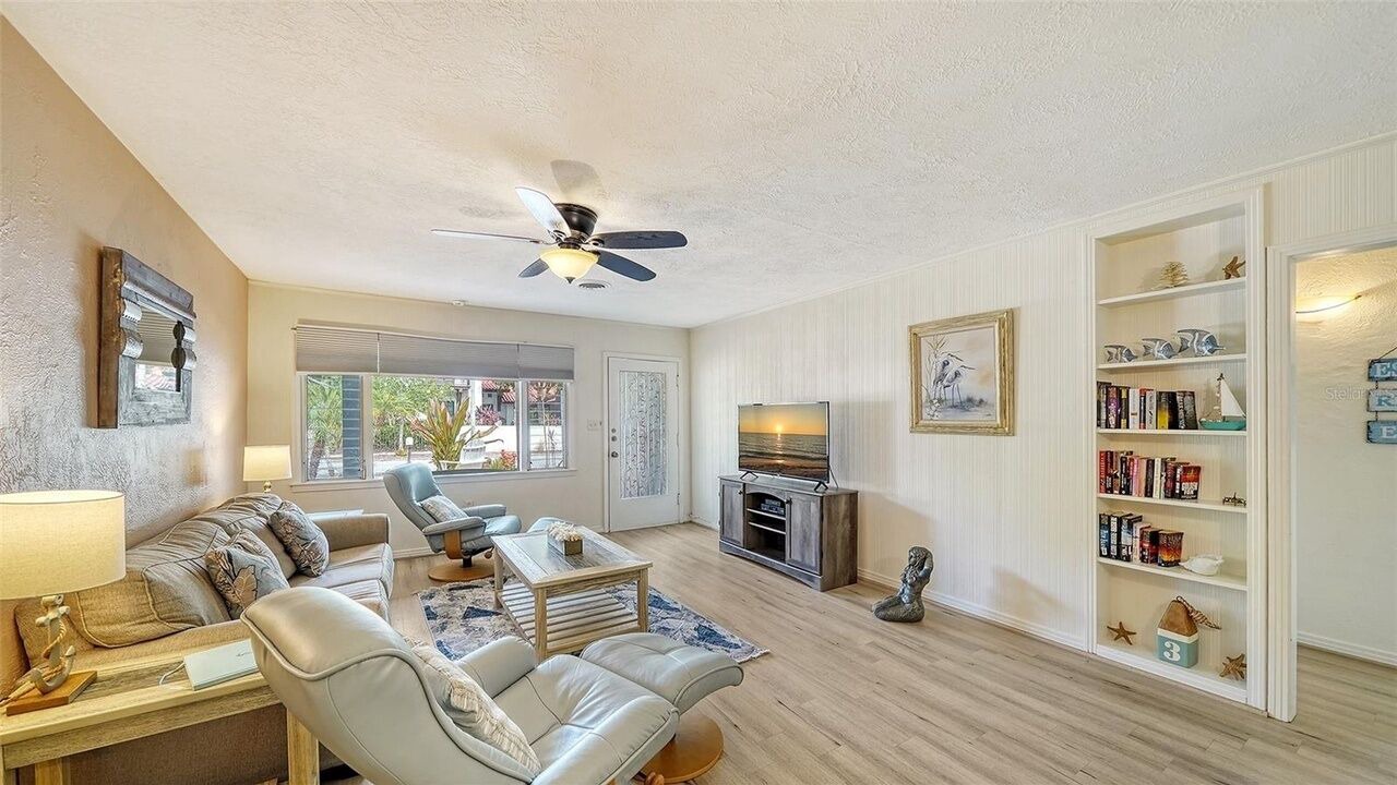 Photo of Livingroom in Downtown