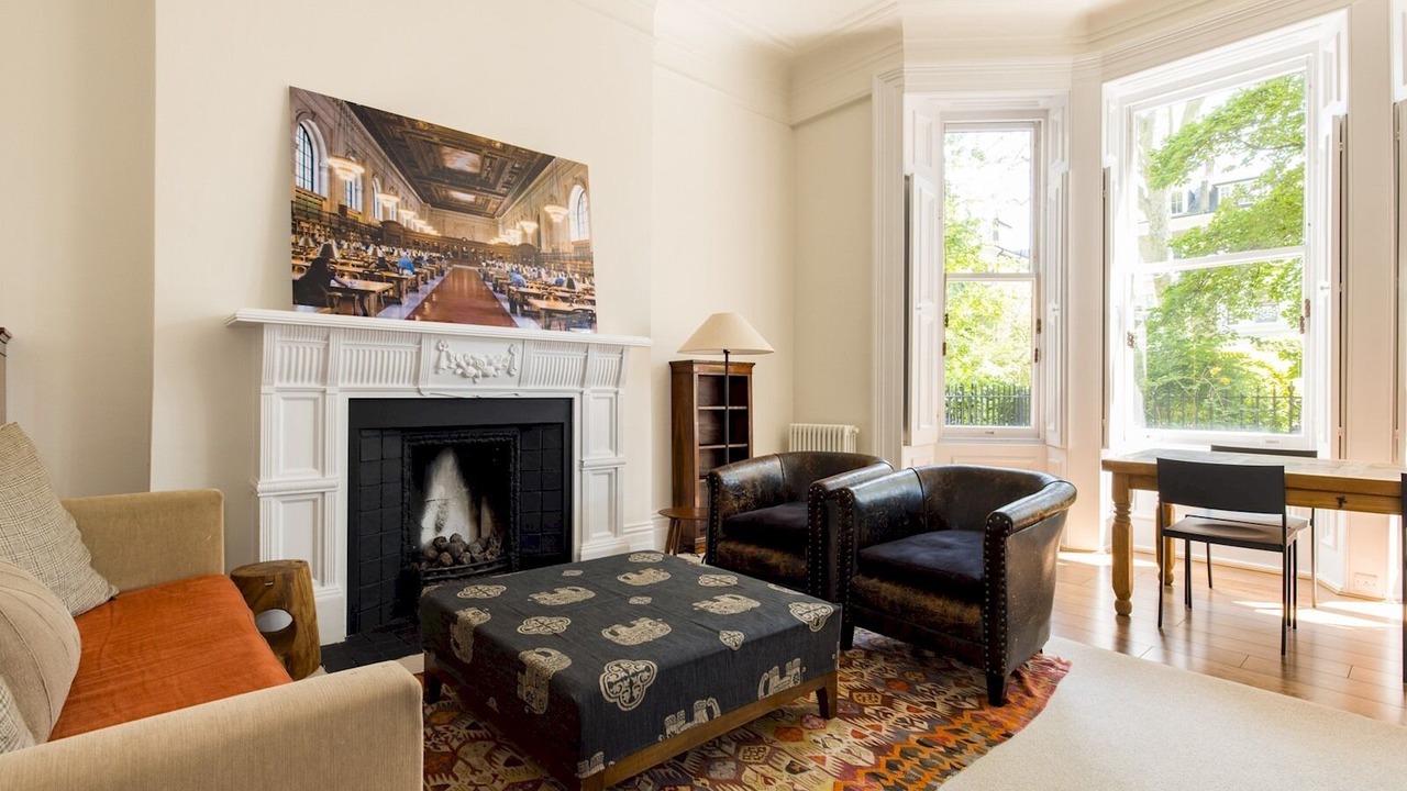 Photo of Livingroom in Earl's Court
