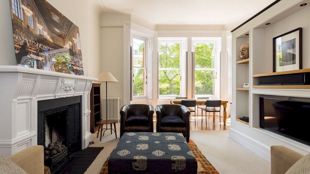 Photo of Livingroom in Earl's Court
