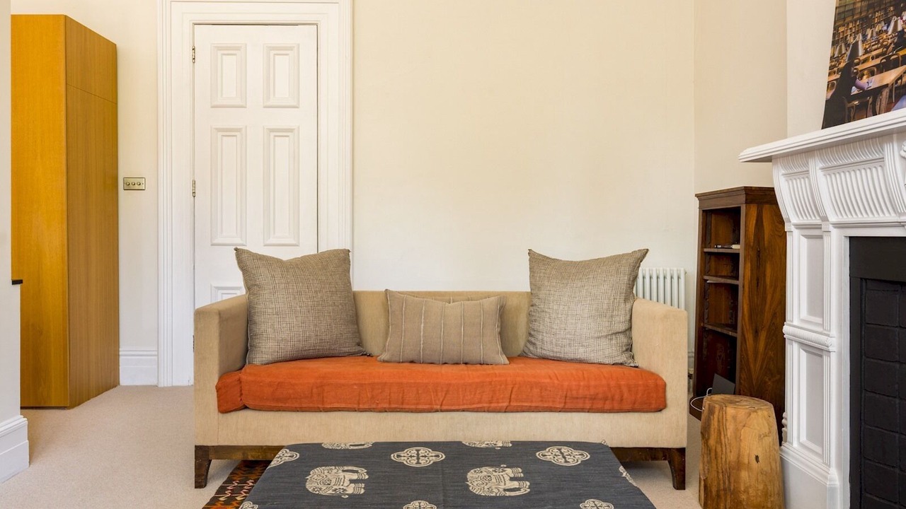 Photo of Livingroom in Earl's Court