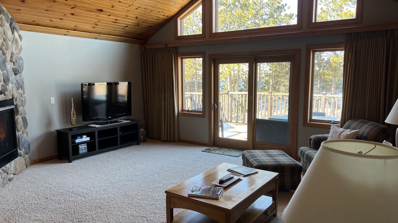 Photo of Bedroom in Lake Shore Estates
