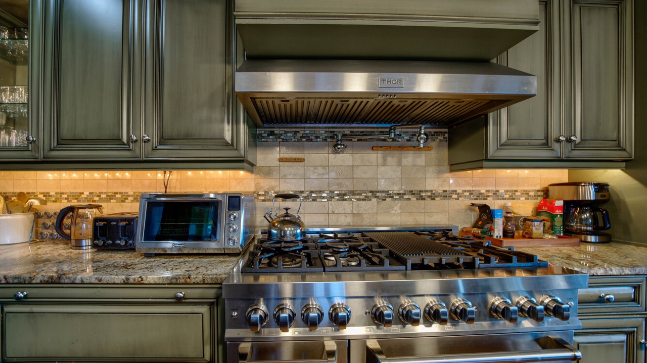 Photo of Kitchen in Lower Sumas Mountain