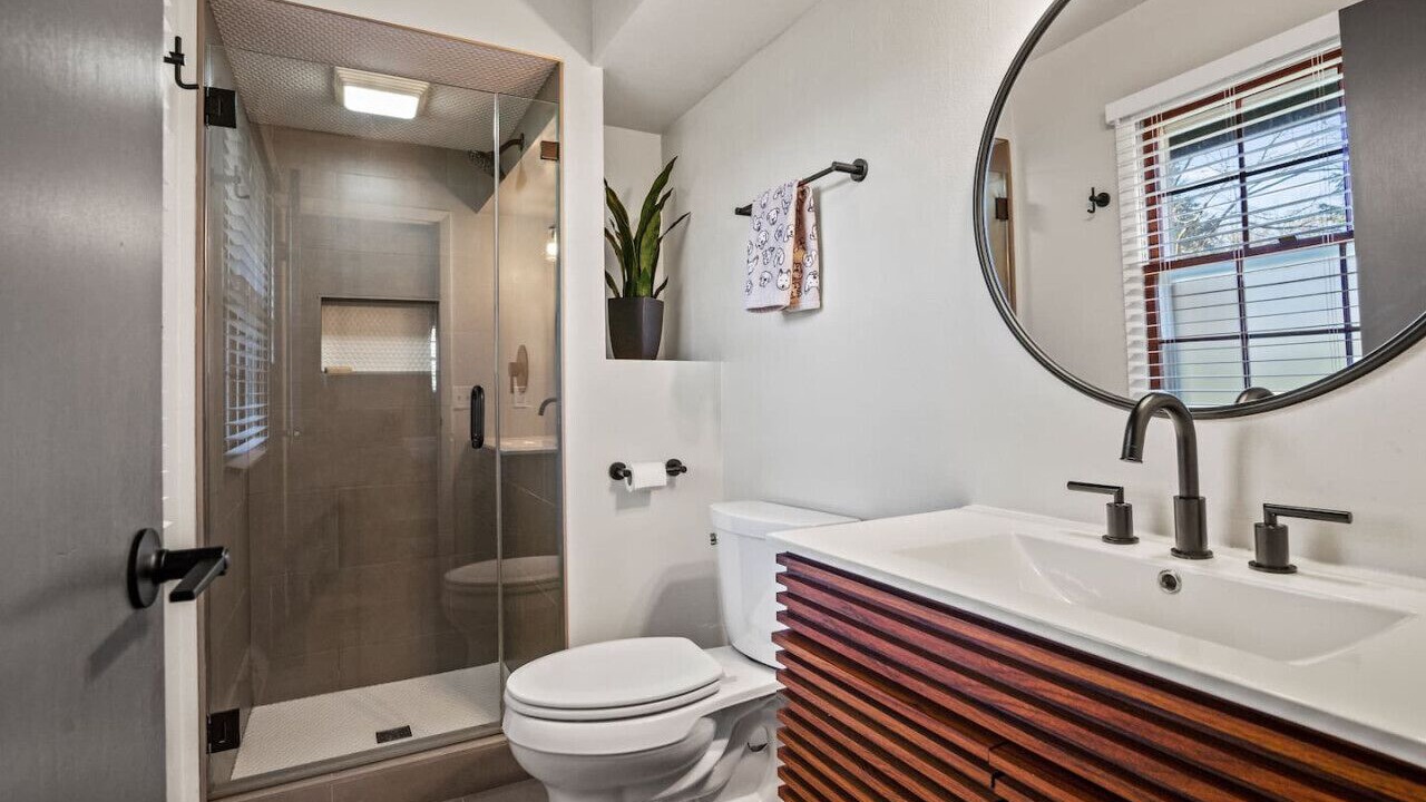 Photo of Bathroom in Colgate