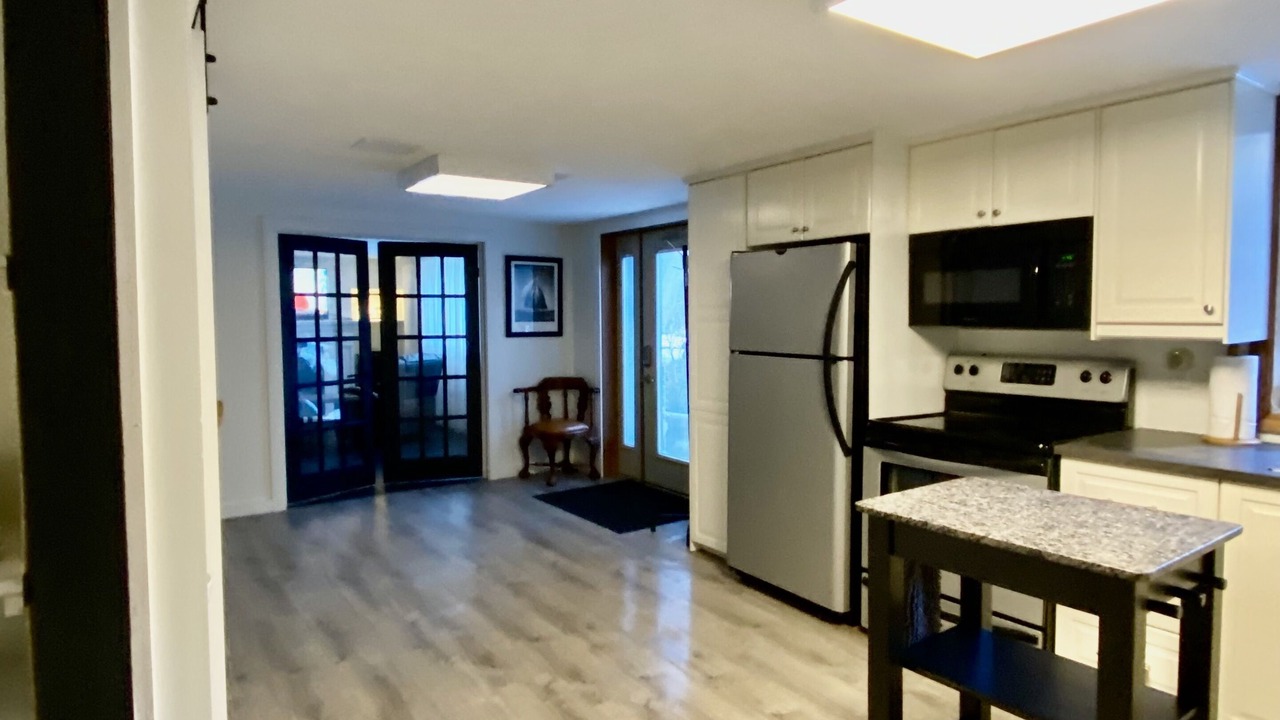 Photo of Kitchen in Mono