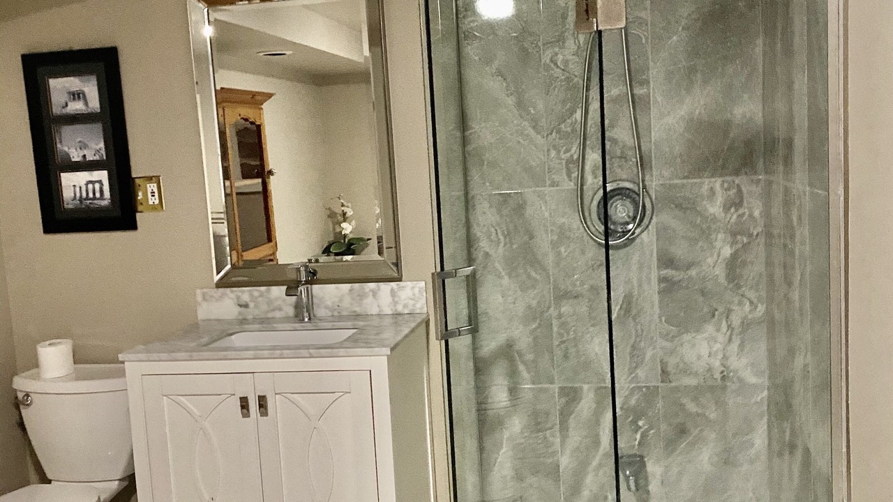 Photo of Bathroom in Mono