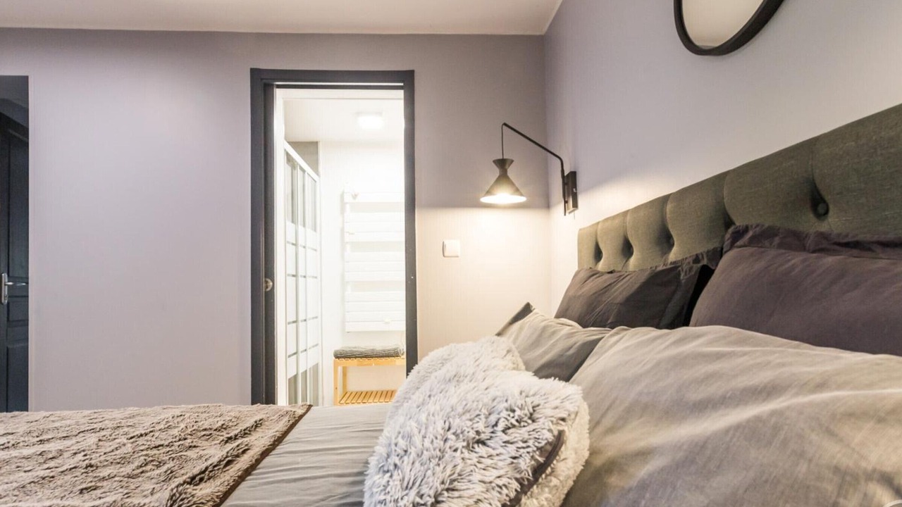 Photo of Bedroom in Pontorson