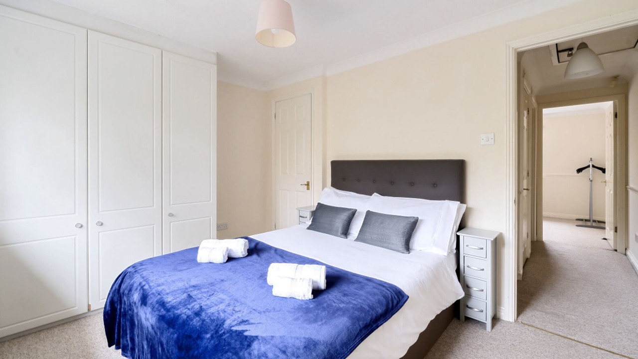 Photo of Bedroom in Walton-on-Thames