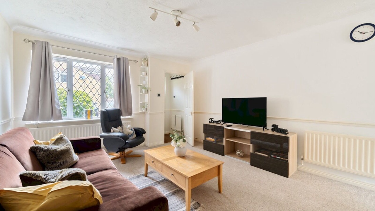 Photo of Livingroom in Walton-on-Thames