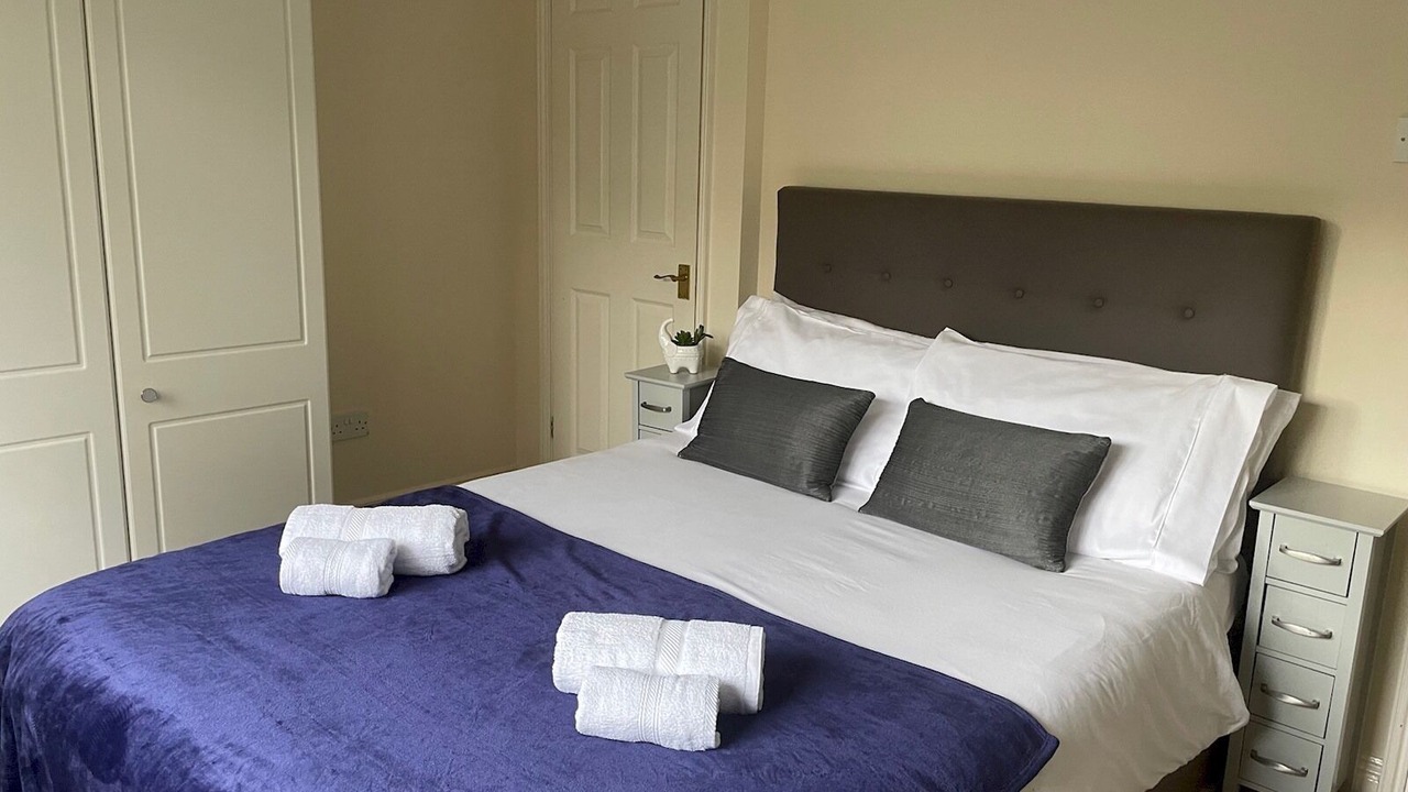 Photo of Bedroom in Walton-on-Thames