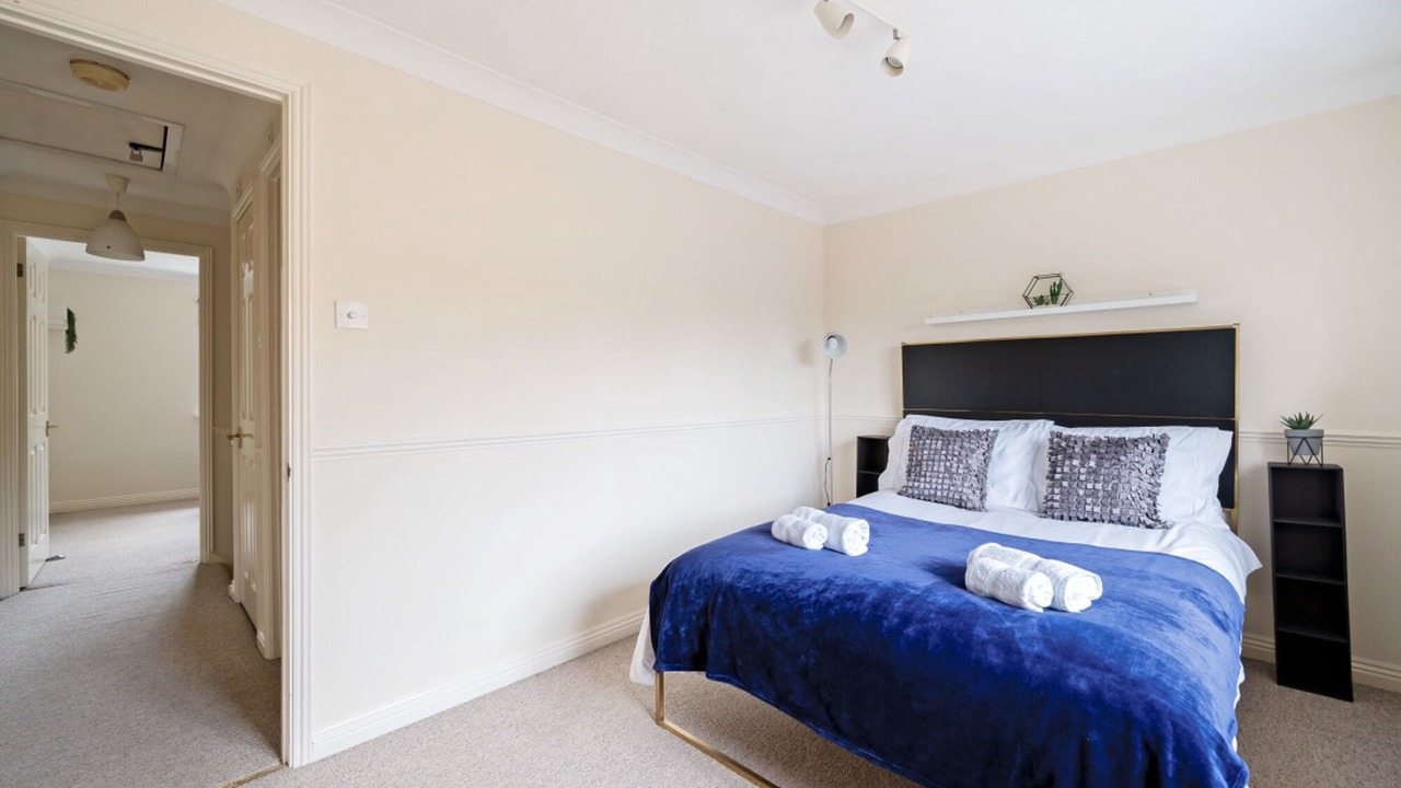 Photo of Bedroom in Walton-on-Thames