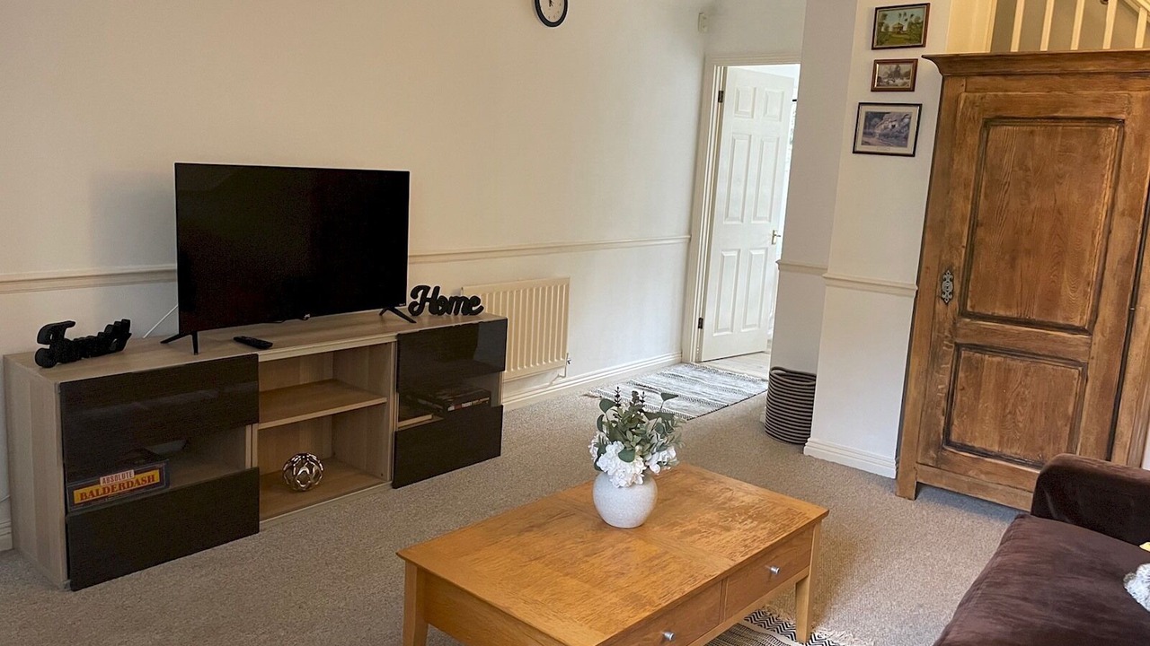 Photo of Livingroom in Walton-on-Thames