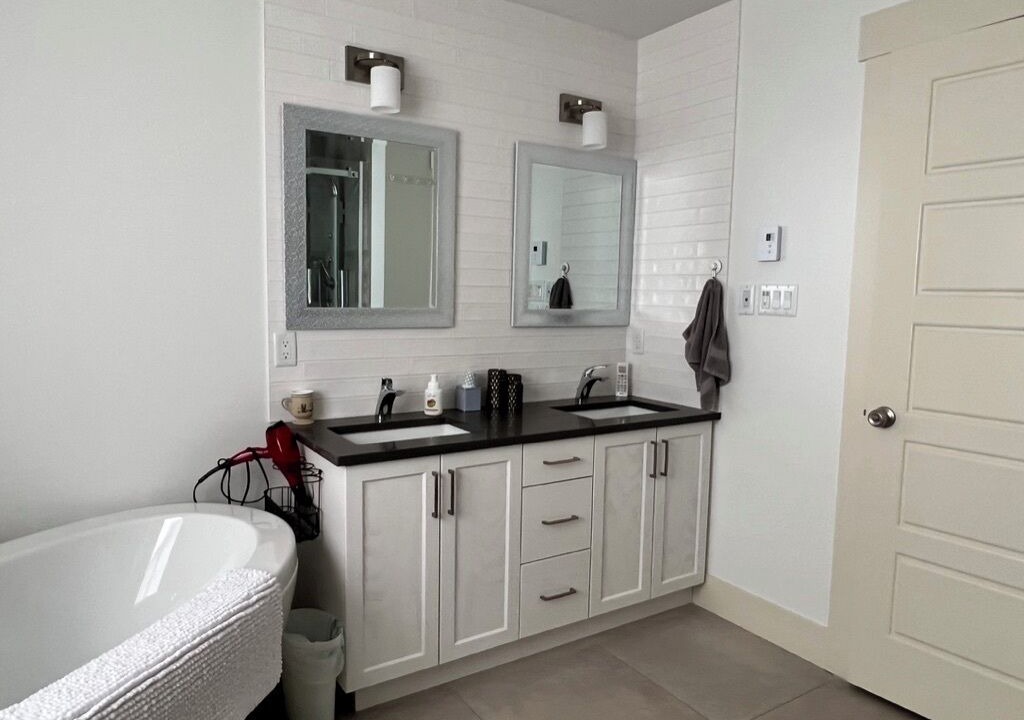 Photo of Bathroom in Dieppe