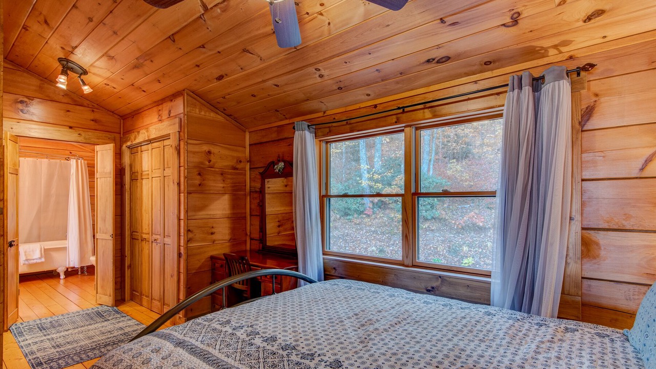 Photo of Bedroom in Frank