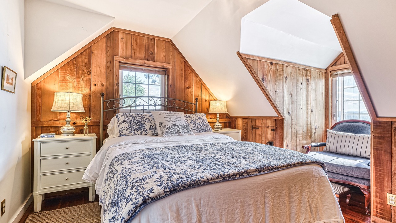 Photo of Bedroom in Point Roberts