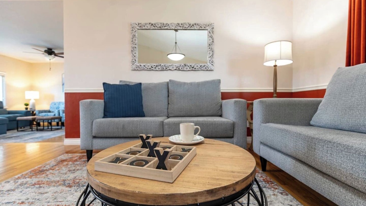 Photo of Livingroom in Lakeview