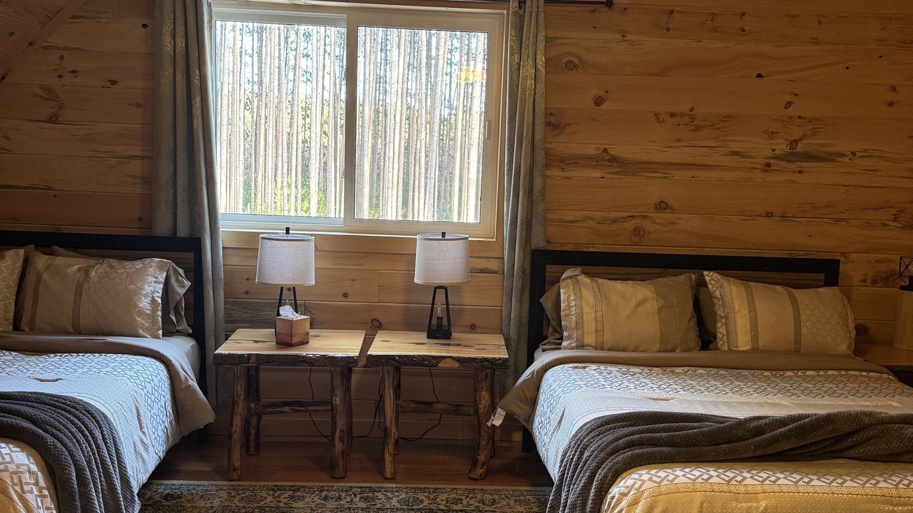 Photo of Bedroom in Lake Shore Estates