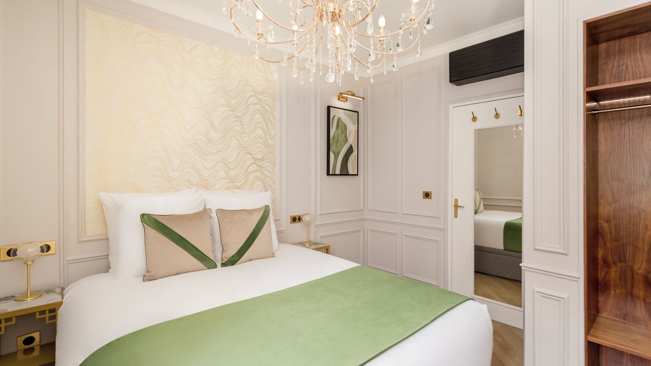 Photo of Bedroom in Faubourg-du-Roule