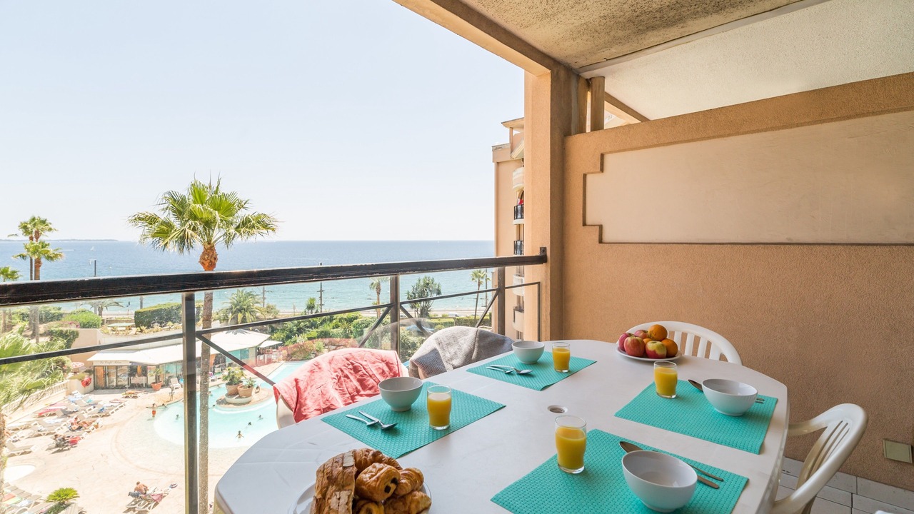 Photo of Bedroom in Cannes La Bocca