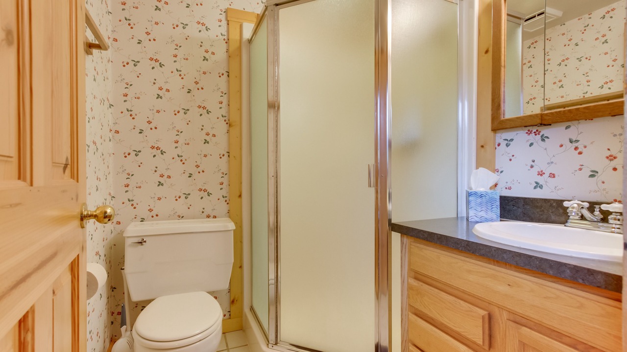 Photo of Bathroom in Silver Gate