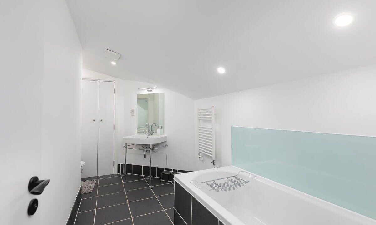 Photo of Bathroom in Bayswater