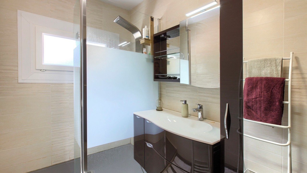 Photo of Bathroom in Le Pian-Medoc