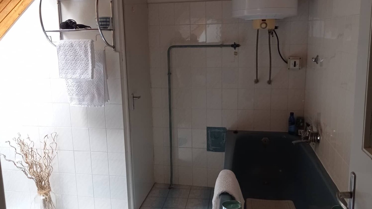 Photo of Bathroom in Papa