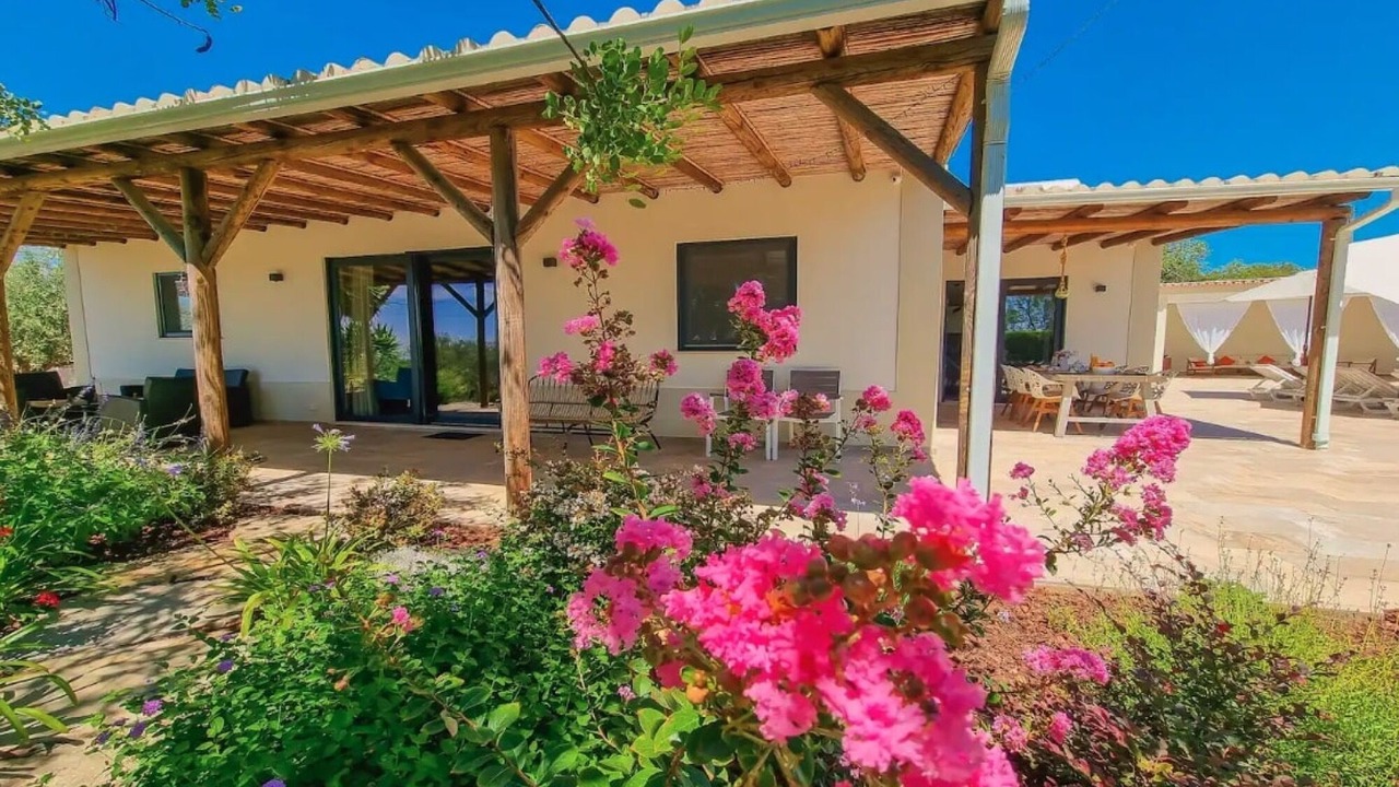 Photo of Patio Balcony in Gorjoes