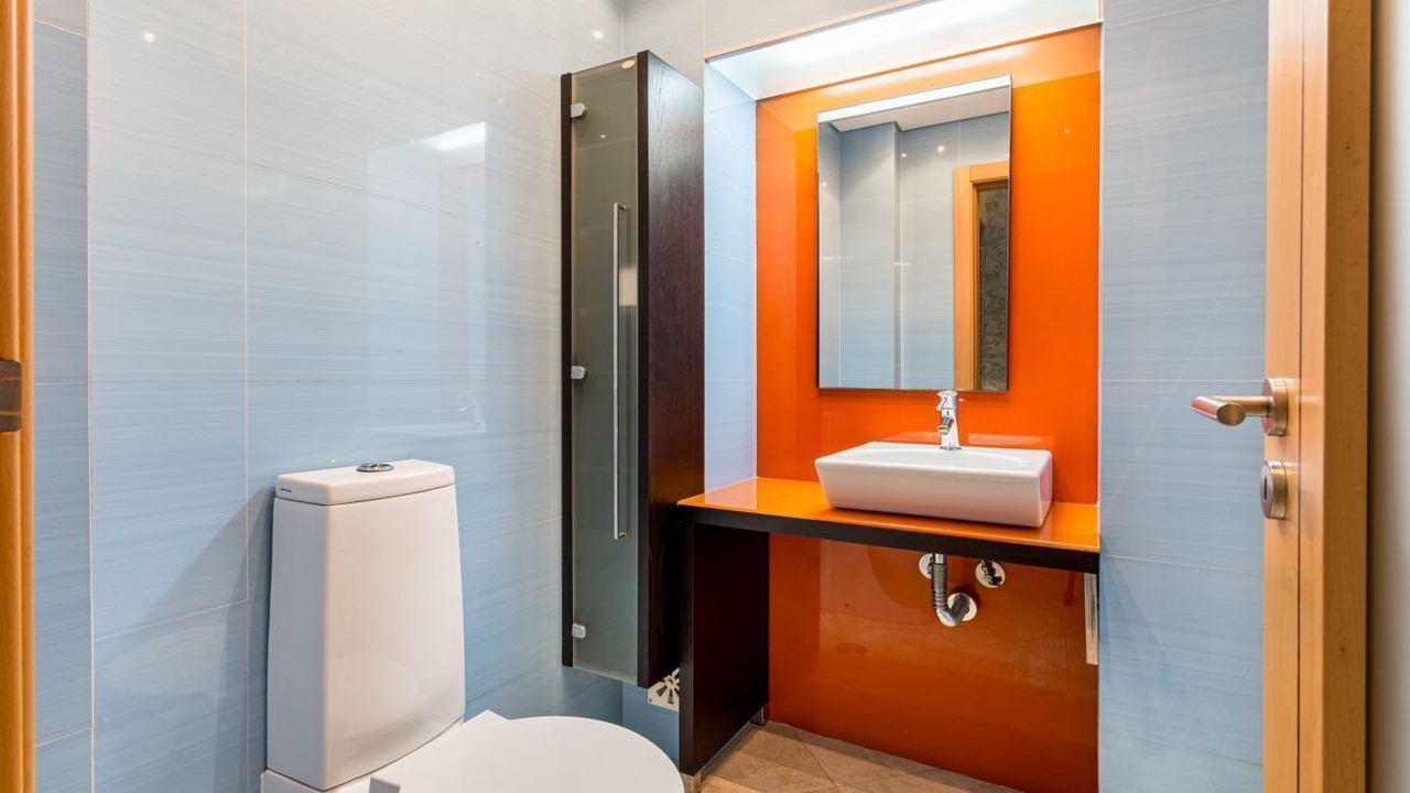 Photo of Bathroom in Linda-a-Velha