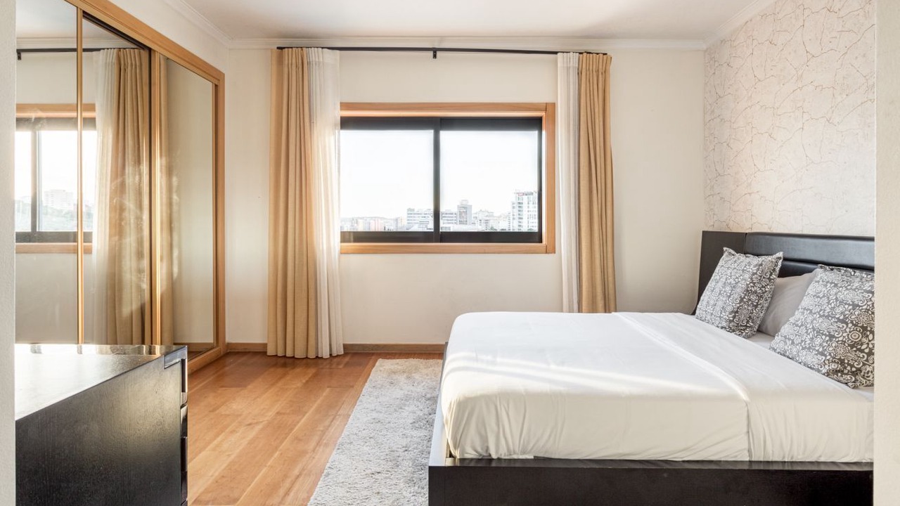 Photo of Bedroom in Linda-a-Velha