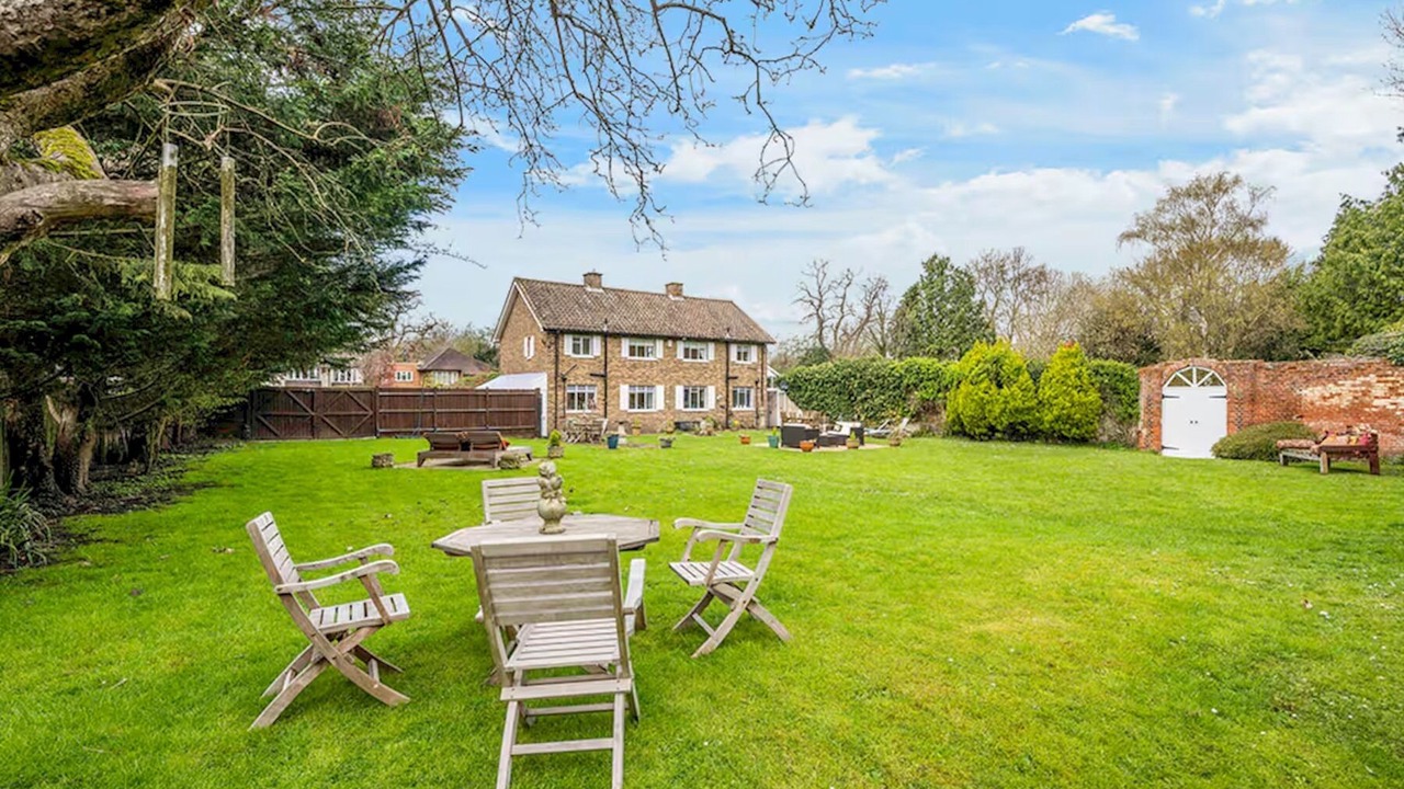 Photo of Outdoor in Esher